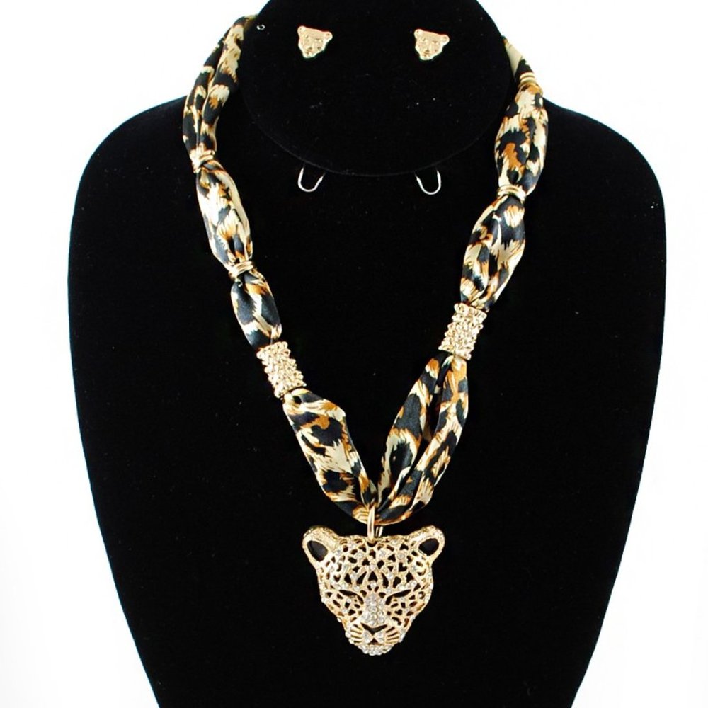 ANIMAL PRINT NECKLACE leopard face  GOLD WITH CRYSTAL accents Pierced earrings…